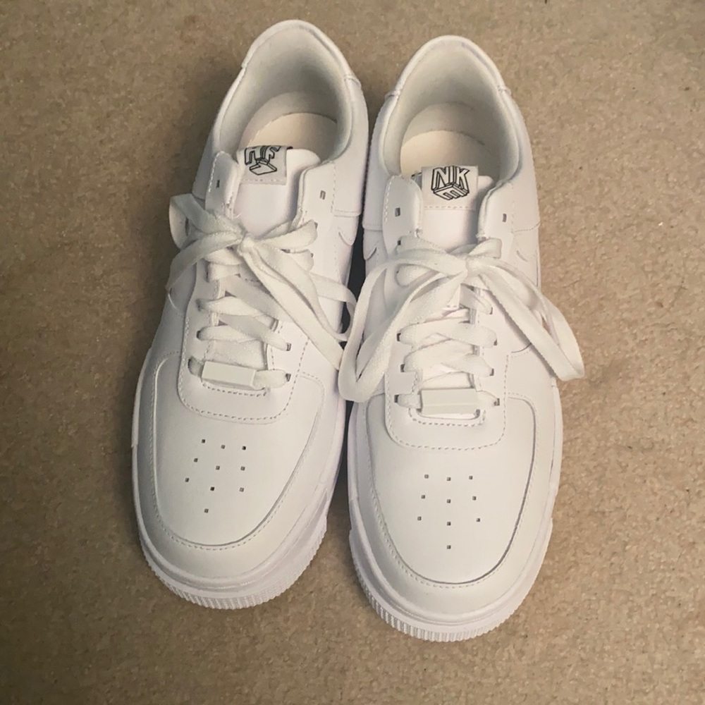 Nike Air Force 1 Pixel